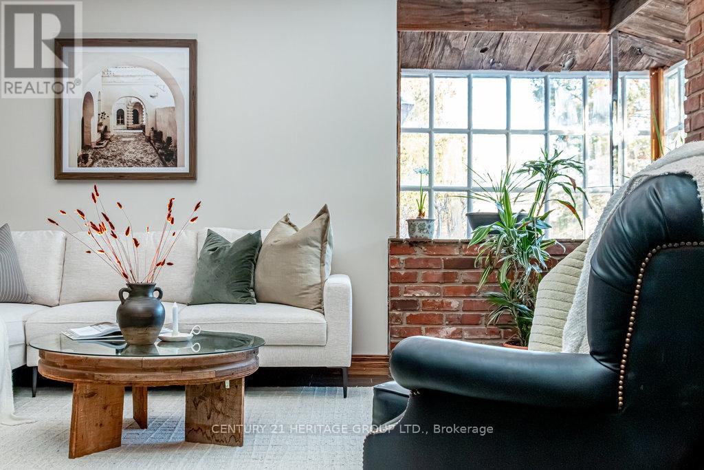 70 Home Street, Hamilton, Ontario  L9H 5W3 - Photo 12 - X12607052