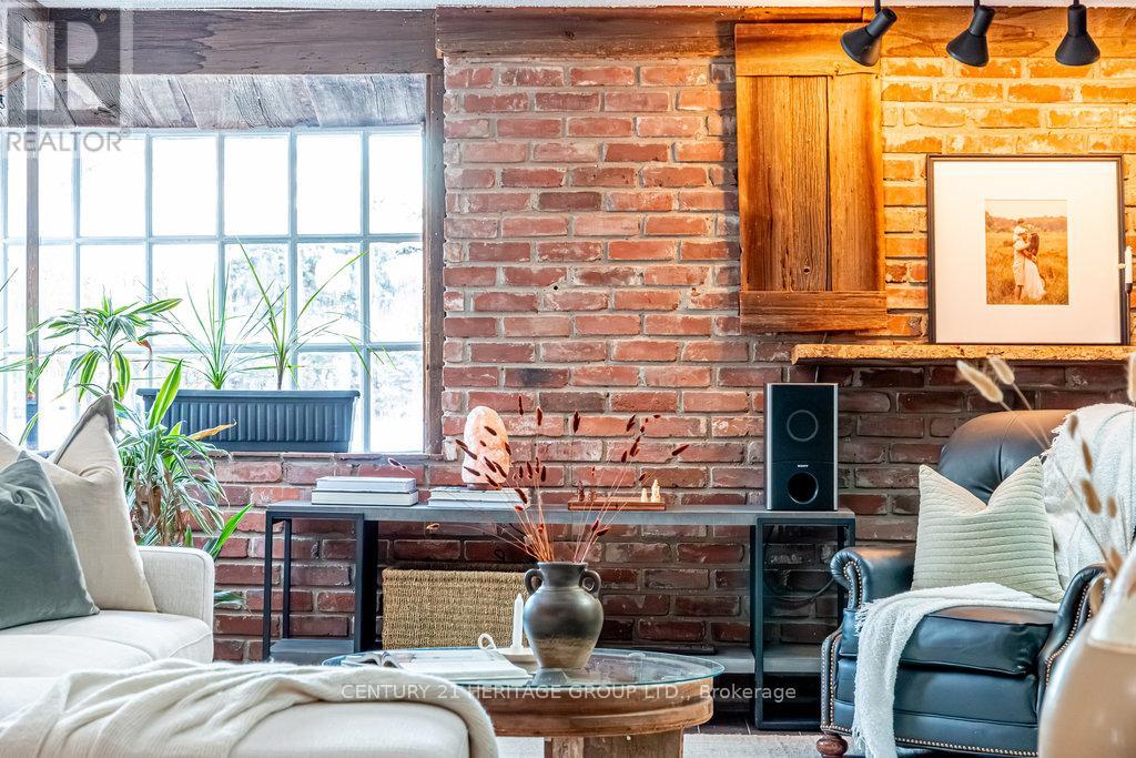 70 Home Street, Hamilton, Ontario  L9H 5W3 - Photo 13 - X12607052