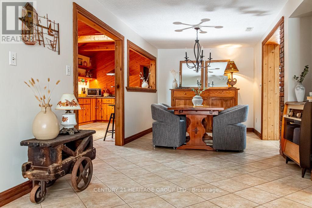 70 Home Street, Hamilton, Ontario  L9H 5W3 - Photo 16 - X12607052