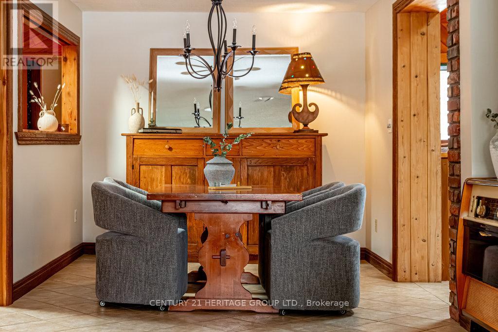 70 Home Street, Hamilton, Ontario  L9H 5W3 - Photo 18 - X12607052