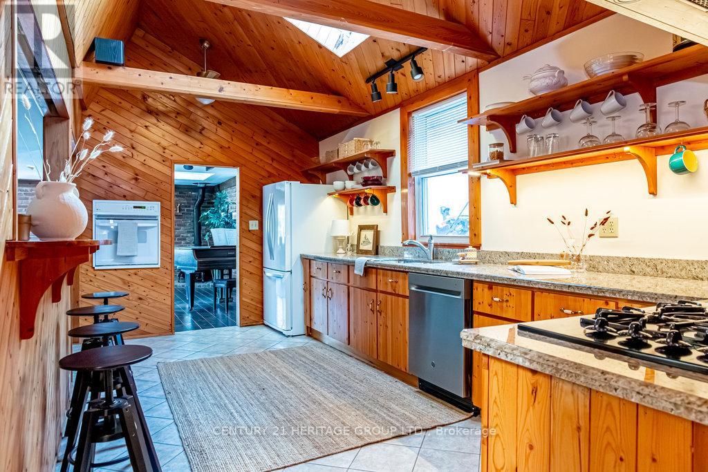 70 Home Street, Hamilton, Ontario  L9H 5W3 - Photo 21 - X12607052