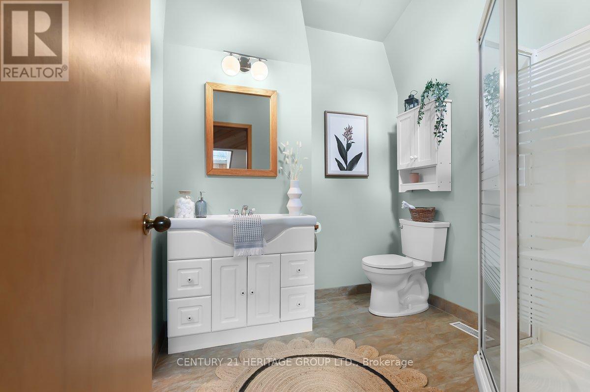 70 Home Street, Hamilton, Ontario  L9H 5W3 - Photo 29 - X12607052