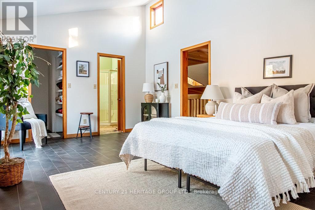 70 Home Street, Hamilton, Ontario  L9H 5W3 - Photo 30 - X12607052