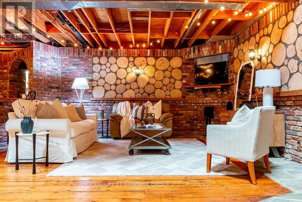 70 Home Street, Hamilton, Ontario  L9H 5W3 - Photo 38 - X12607052