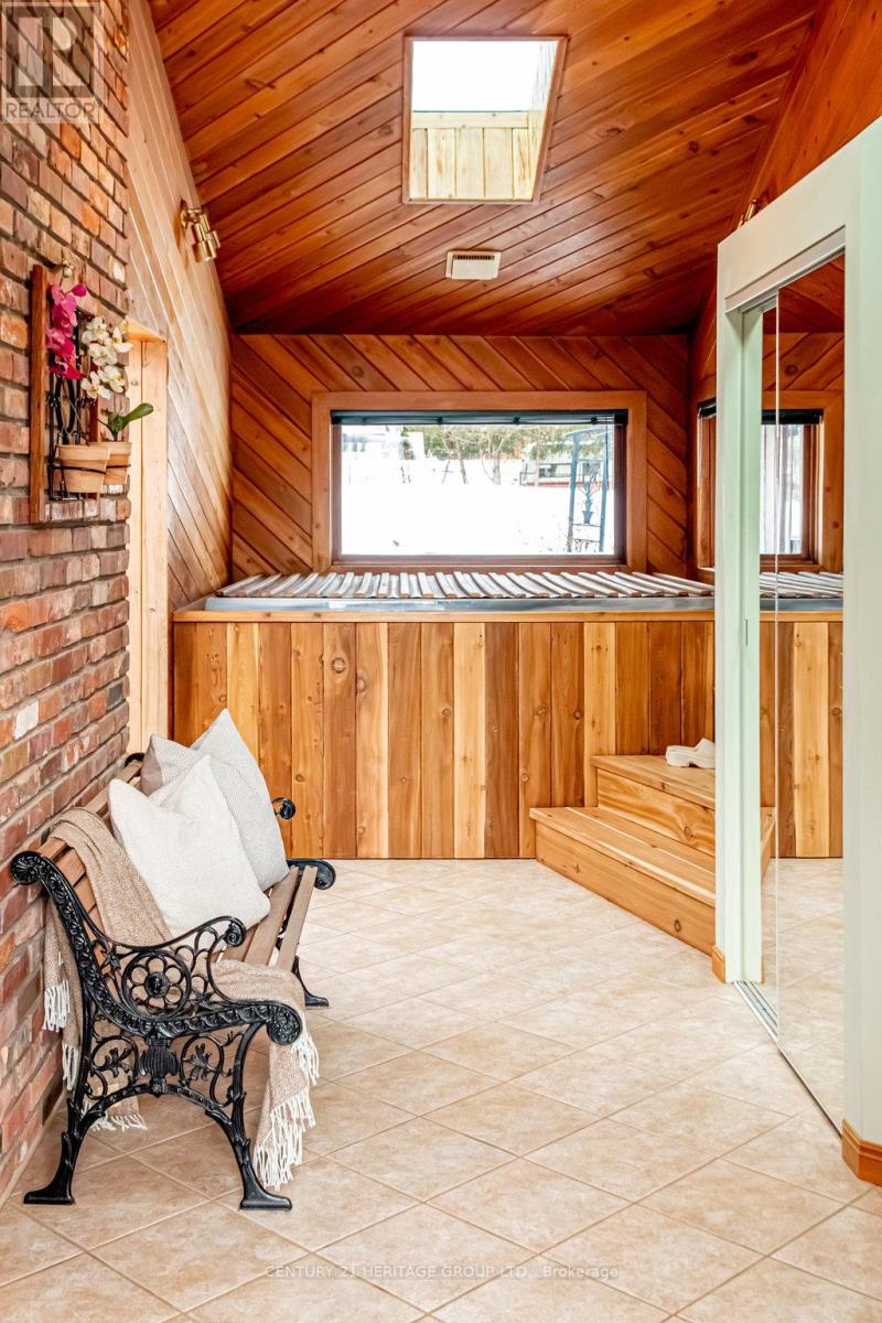 70 Home Street, Hamilton, Ontario  L9H 5W3 - Photo 5 - X12607052