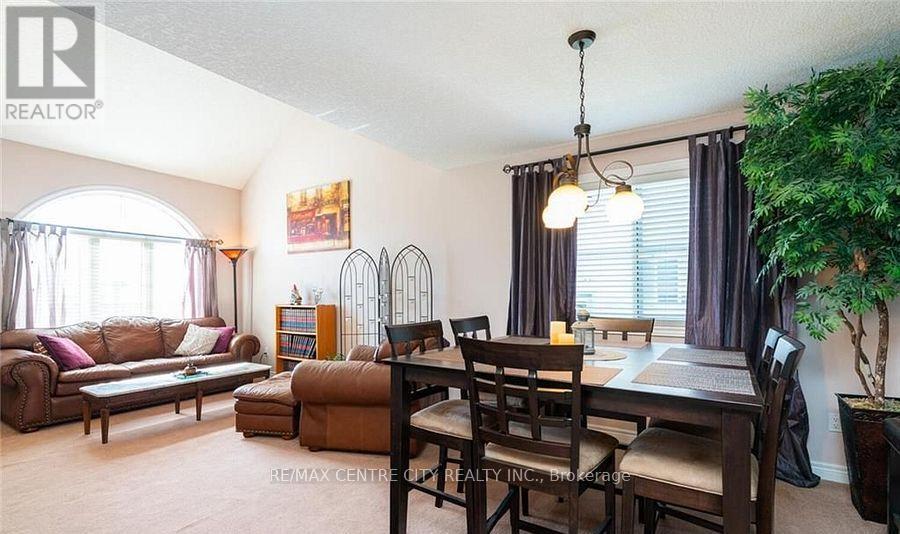 79 Donker Drive, St. Thomas, Ontario N5P 4L2 - Photo 2 - X12607070