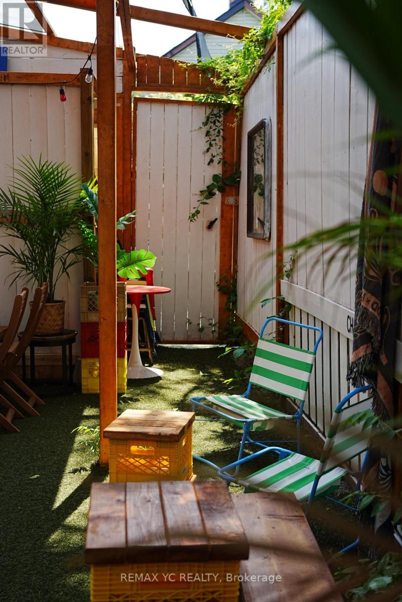 811 Queen Street W, Toronto, Ontario  M6J 1G1 - Photo 5 - C12599280