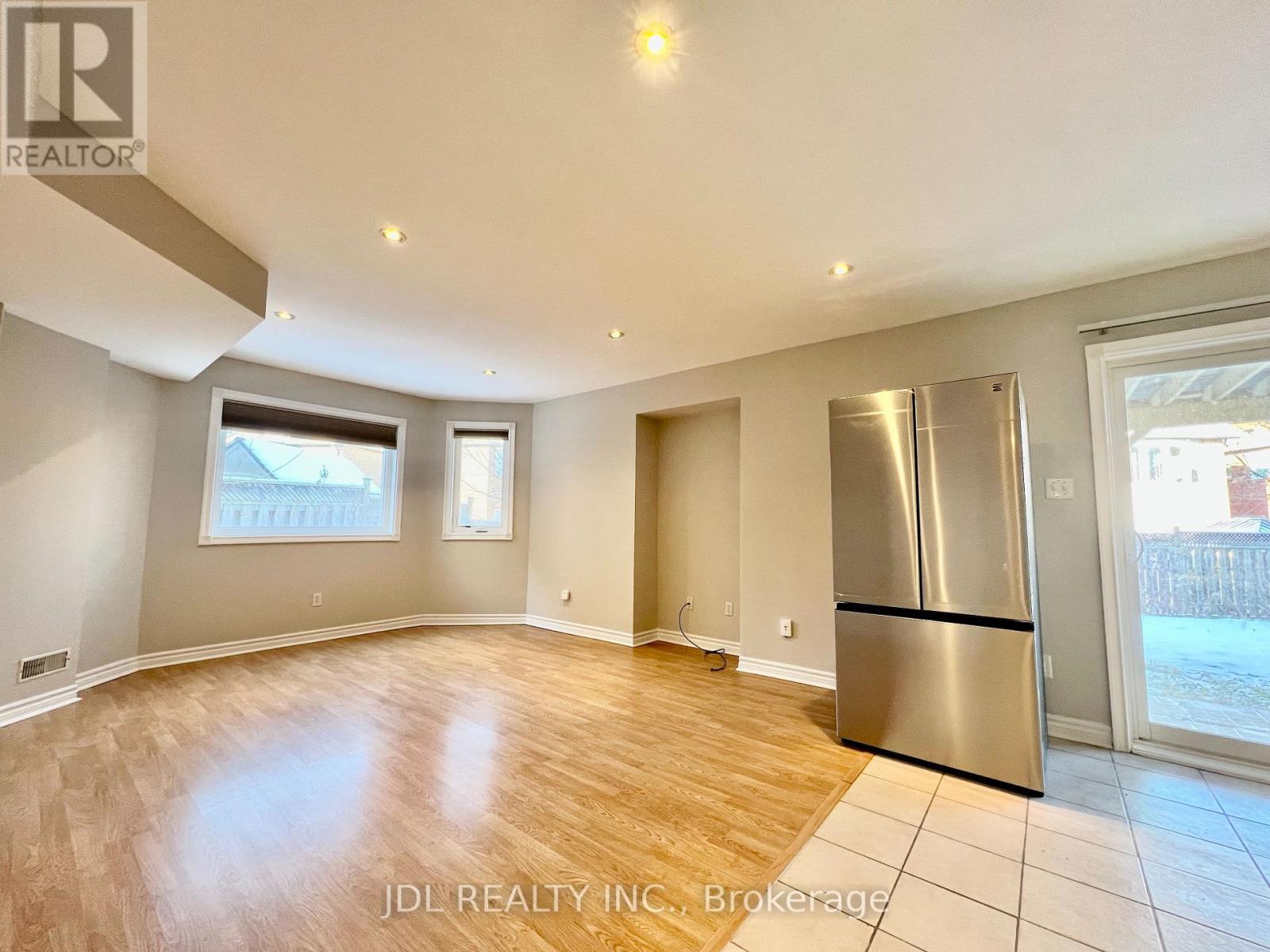 Walkout Basement Only - 72 Fortune Crescent, Richmond Hill, Ontario  L4S 1T5 - Photo 11 - N12603338