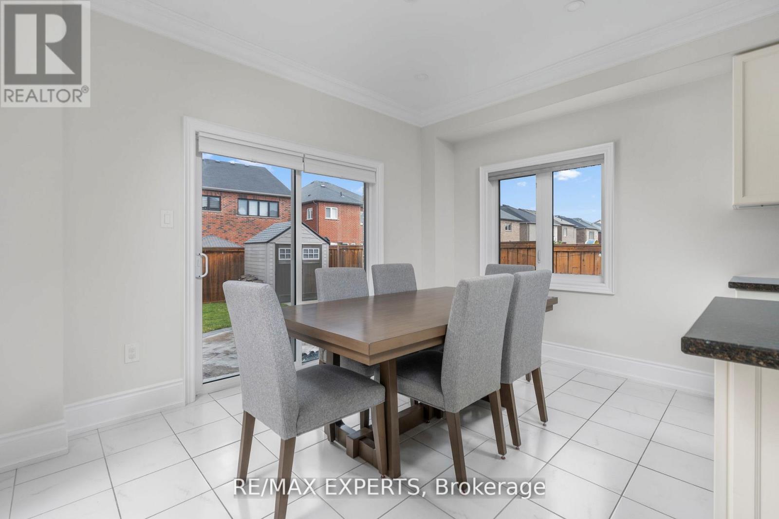 1430 Farrow Crescent, Innisfil, Ontario  L9S 0L6 - Photo 11 - N12593992