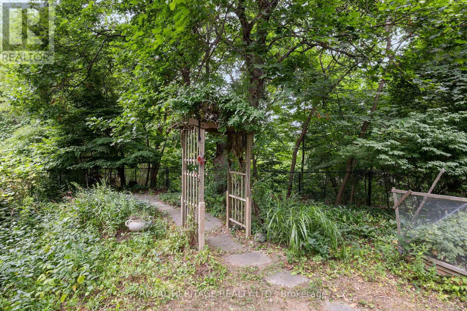 32 Beath Street, Toronto, Ontario  M1E 3J3 - Photo 48 - E12607108