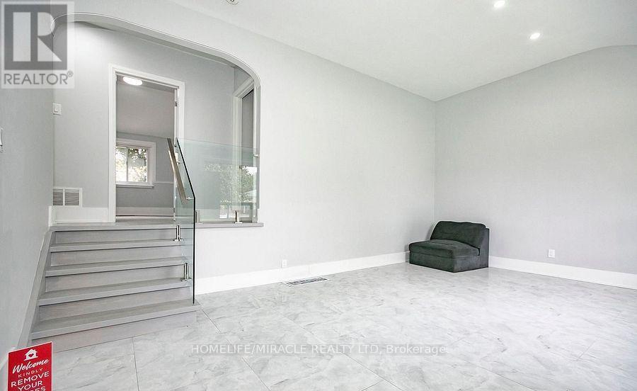 76 Raylawn Crescent, Halton Hills, Ontario  L7G 4N1 - Photo 10 - W12607074