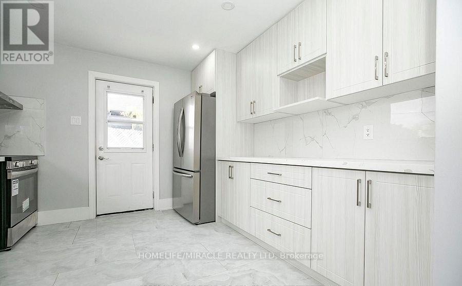 76 Raylawn Crescent, Halton Hills, Ontario  L7G 4N1 - Photo 15 - W12607074