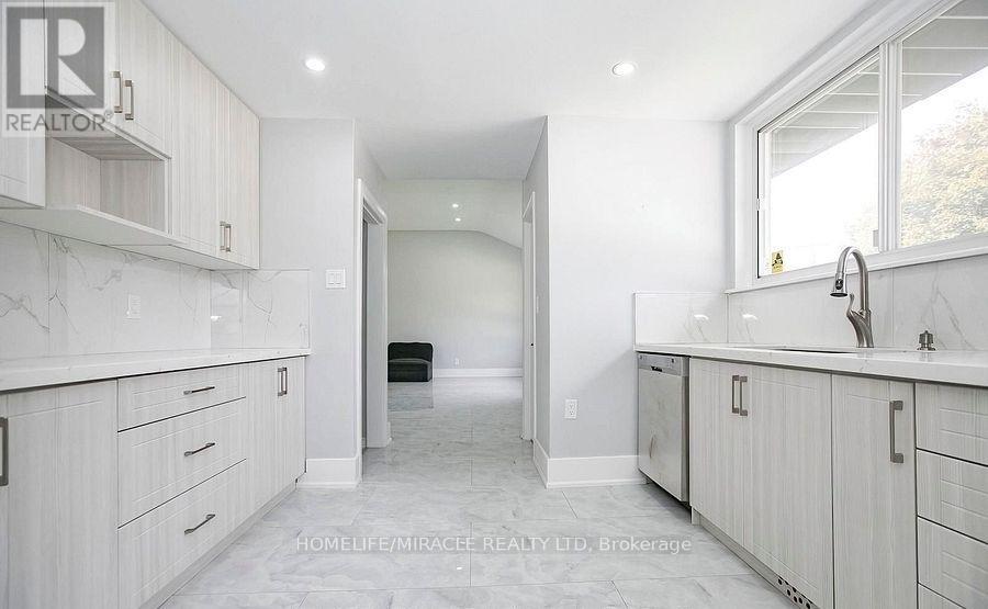 76 Raylawn Crescent, Halton Hills, Ontario  L7G 4N1 - Photo 16 - W12607074