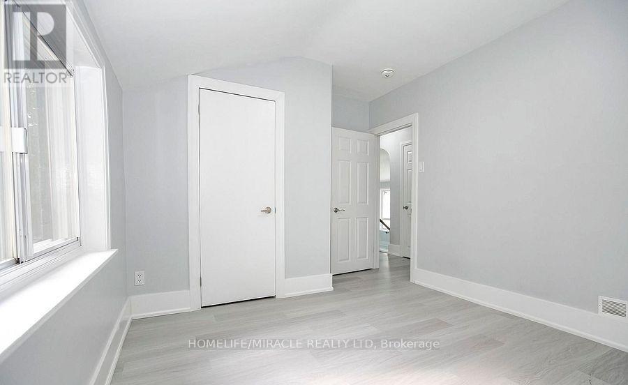 76 Raylawn Crescent, Halton Hills, Ontario  L7G 4N1 - Photo 32 - W12607074