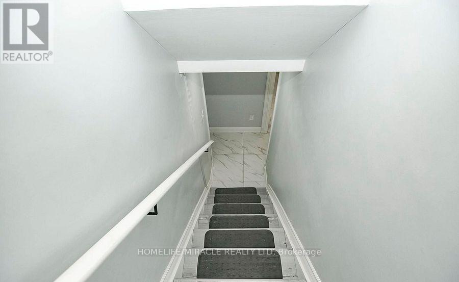 76 Raylawn Crescent, Halton Hills, Ontario  L7G 4N1 - Photo 33 - W12607074