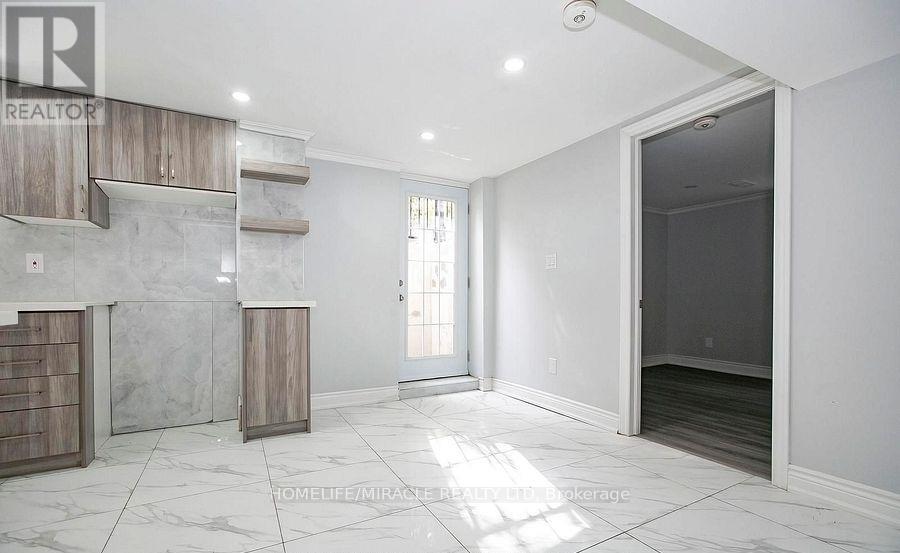 76 Raylawn Crescent, Halton Hills, Ontario  L7G 4N1 - Photo 34 - W12607074