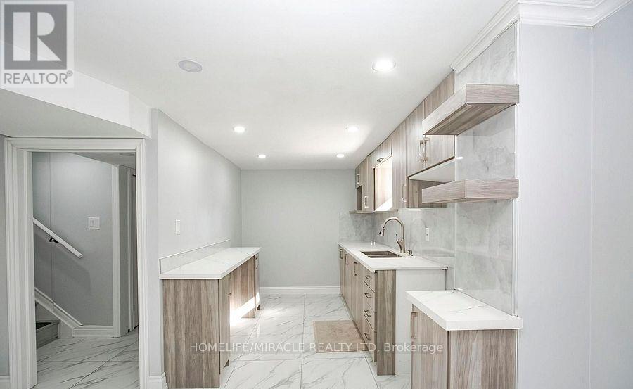 76 Raylawn Crescent, Halton Hills, Ontario  L7G 4N1 - Photo 37 - W12607074