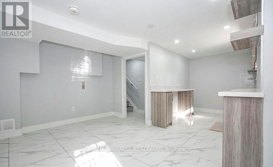 76 Raylawn Crescent, Halton Hills, Ontario  L7G 4N1 - Photo 38 - W12607074