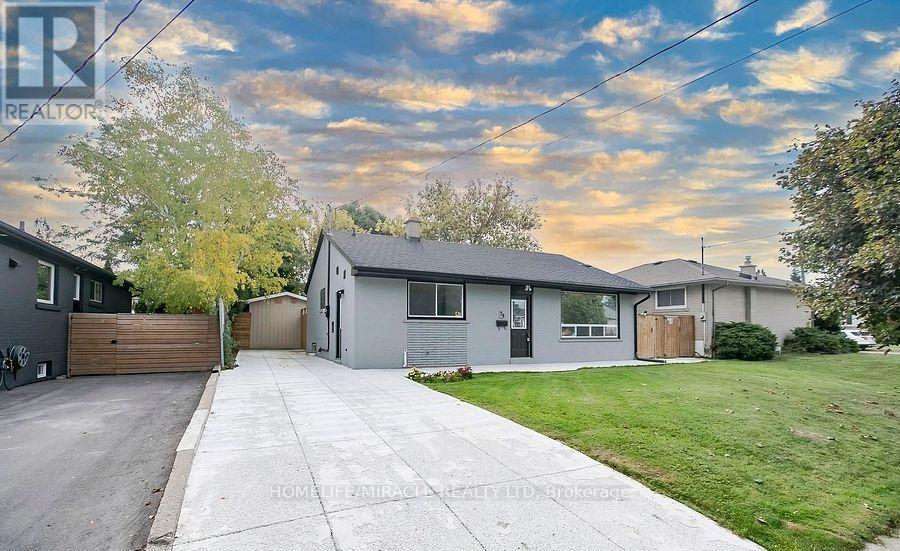 76 Raylawn Crescent, Halton Hills, Ontario  L7G 4N1 - Photo 5 - W12607074