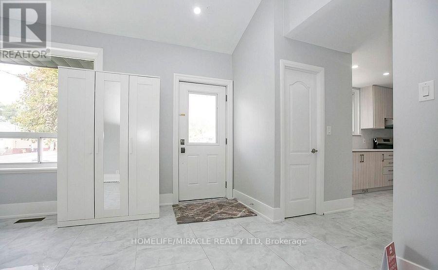 76 Raylawn Crescent, Halton Hills, Ontario  L7G 4N1 - Photo 8 - W12607074