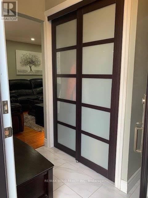 Upper - 27 Brookdale Crescent W, Brampton, Ontario  L6T 1M8 - Photo 8 - W12607096