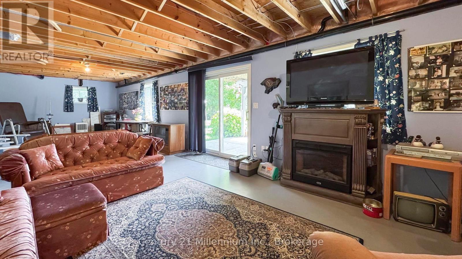 9849 Wellington Rd 3, Minto, Ontario  N0G 1M0 - Photo 38 - X12359329