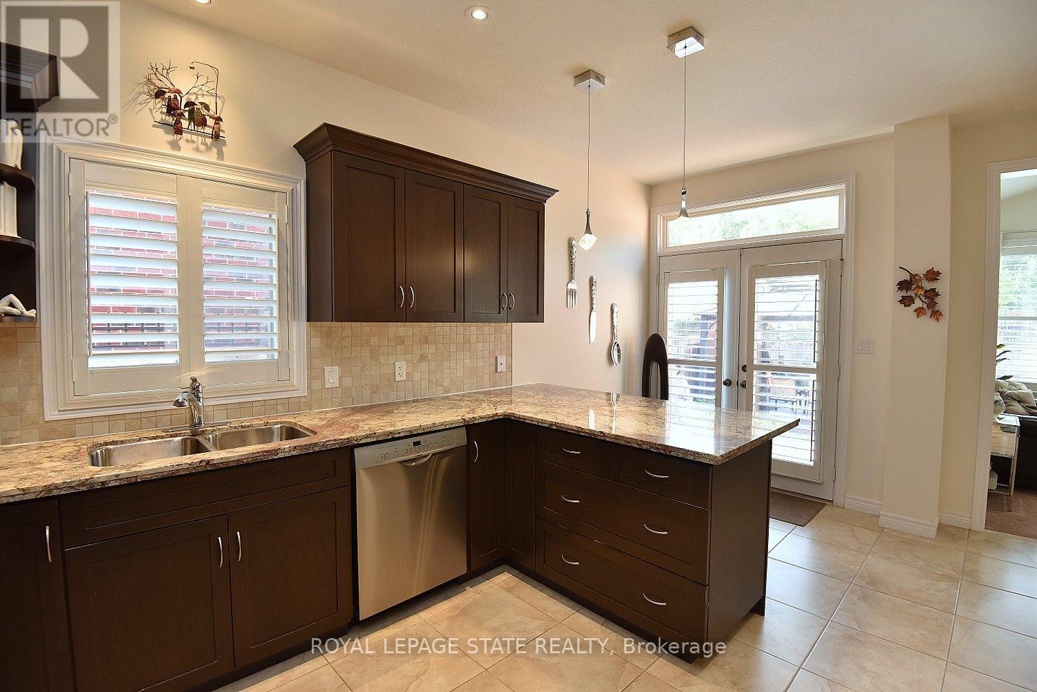 12 Degrow Crescent, Hamilton, Ontario  L0R 1C0 - Photo 17 - X12419183