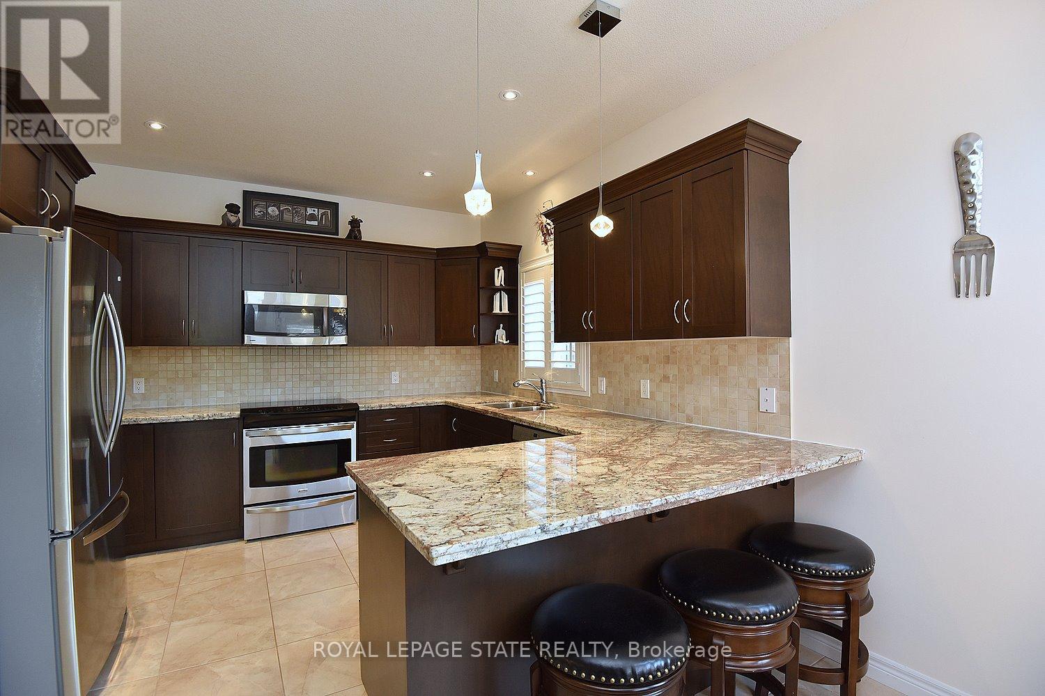 12 Degrow Crescent, Hamilton, Ontario  L0R 1C0 - Photo 19 - X12419183