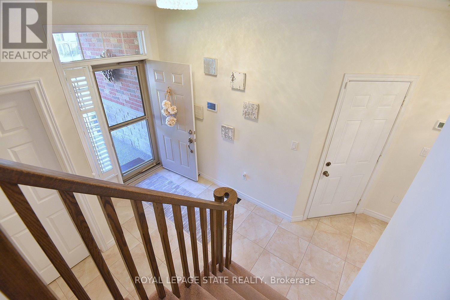 12 Degrow Crescent, Hamilton, Ontario  L0R 1C0 - Photo 6 - X12419183