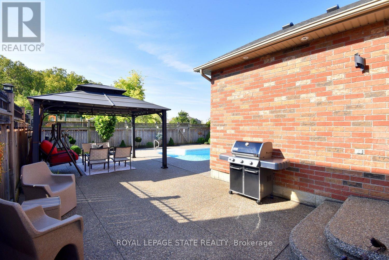 12 Degrow Crescent, Hamilton, Ontario  L0R 1C0 - Photo 46 - X12419183