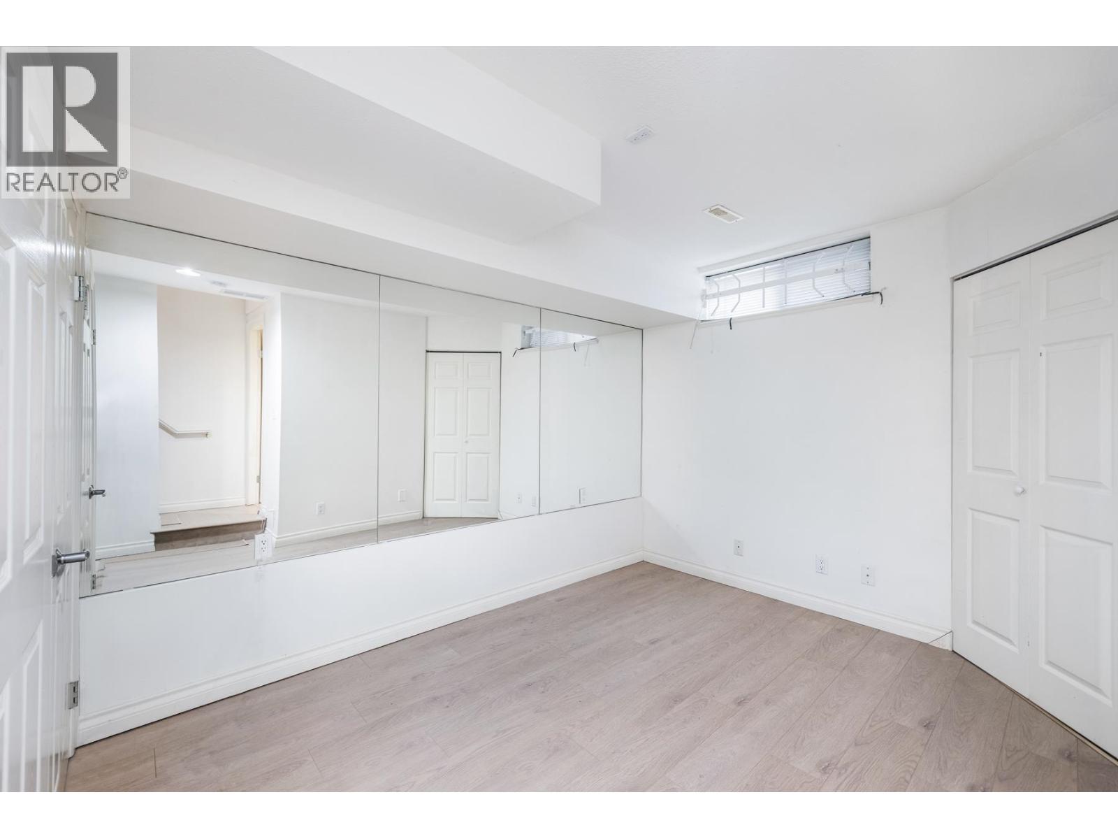 8431 Jellicoe Street, Vancouver, British Columbia  V5S 2J4 - Photo 14 - R3072635