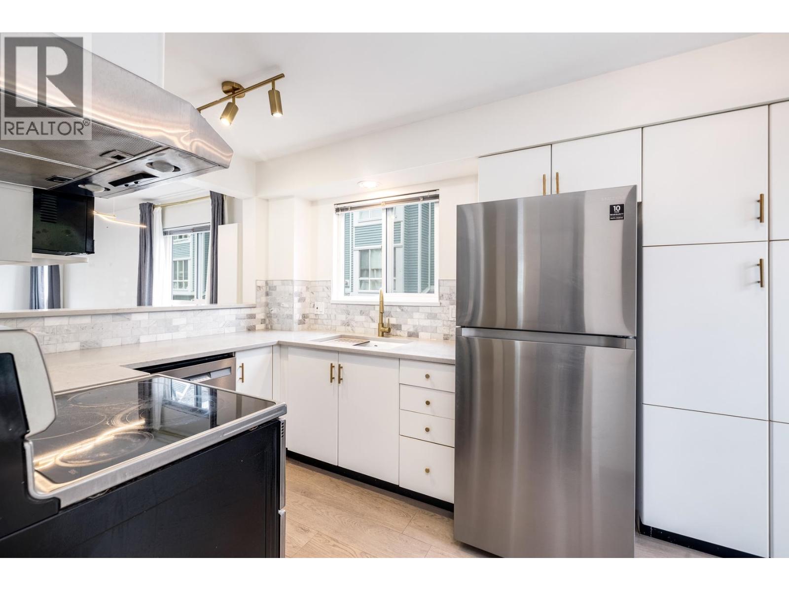 8431 Jellicoe Street, Vancouver, British Columbia  V5S 2J4 - Photo 6 - R3072635