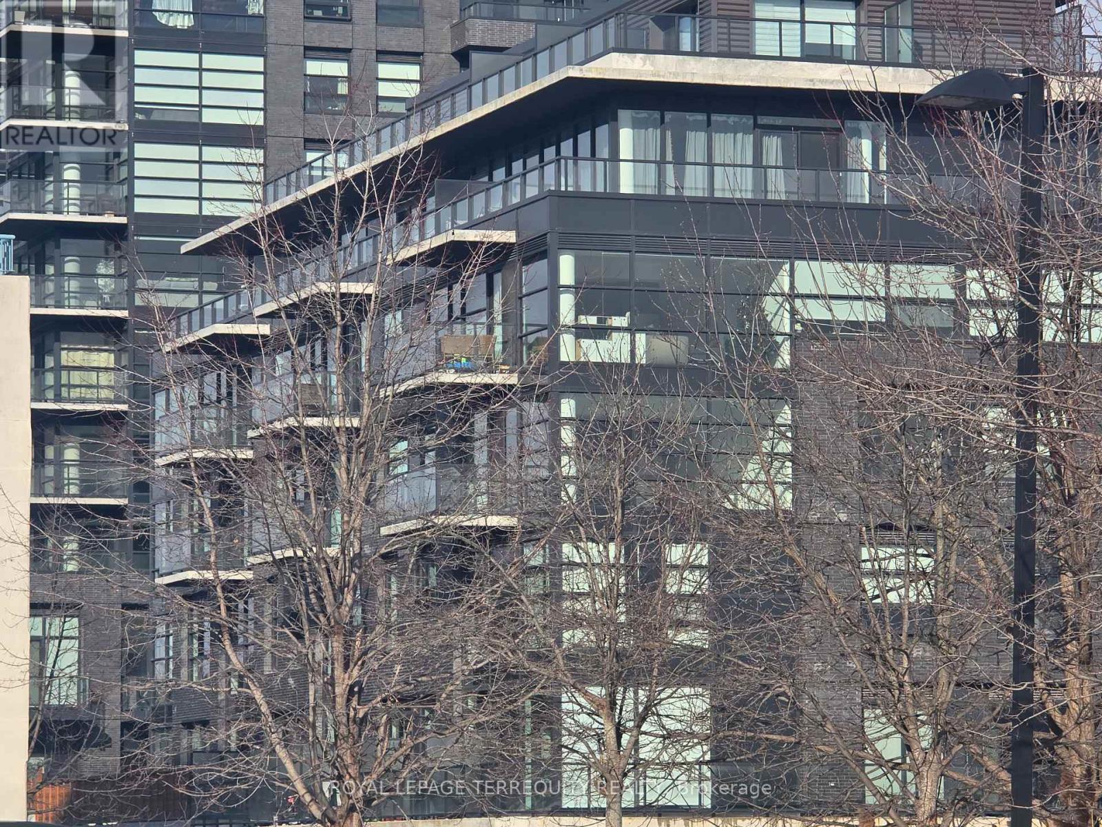 453 F - 1608 Charles Street, Whitby (Port Whitby), Ontario  L1N 1B9 - Photo 3 - E12607110