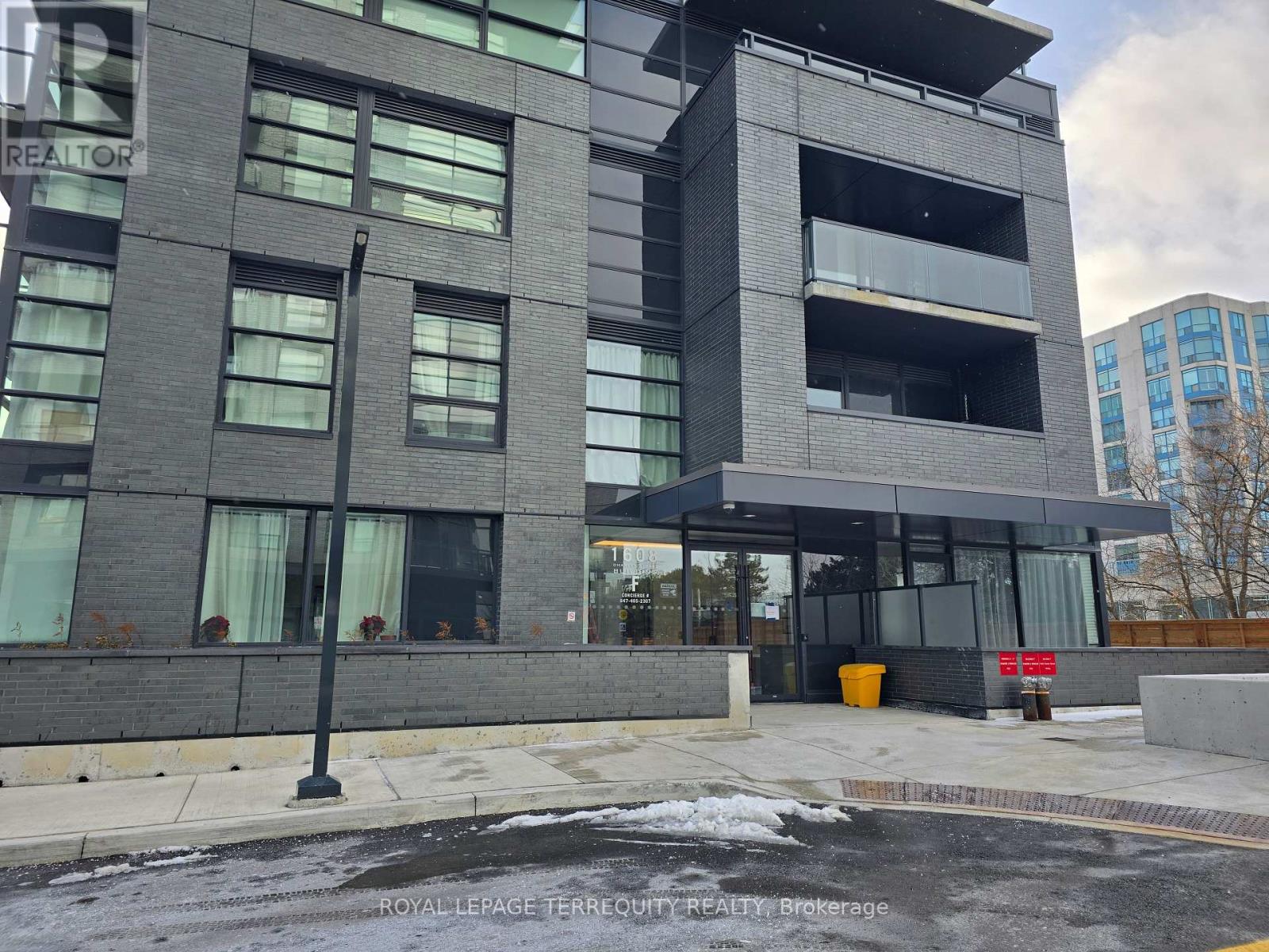 453 F - 1608 Charles Street, Whitby (Port Whitby), Ontario  L1N 1B9 - Photo 4 - E12607110