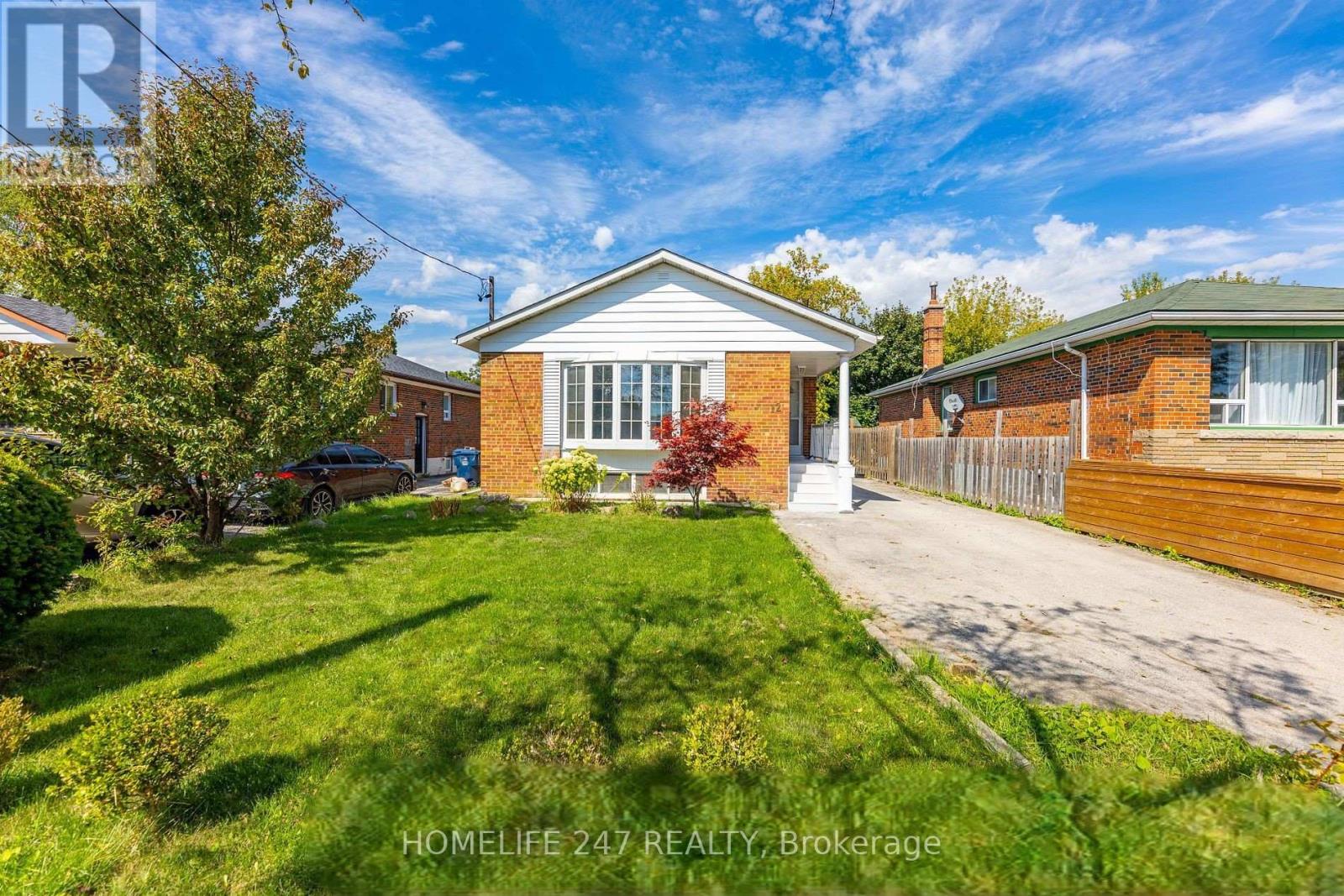 12 KELLS AVENUE, Toronto, Ontario