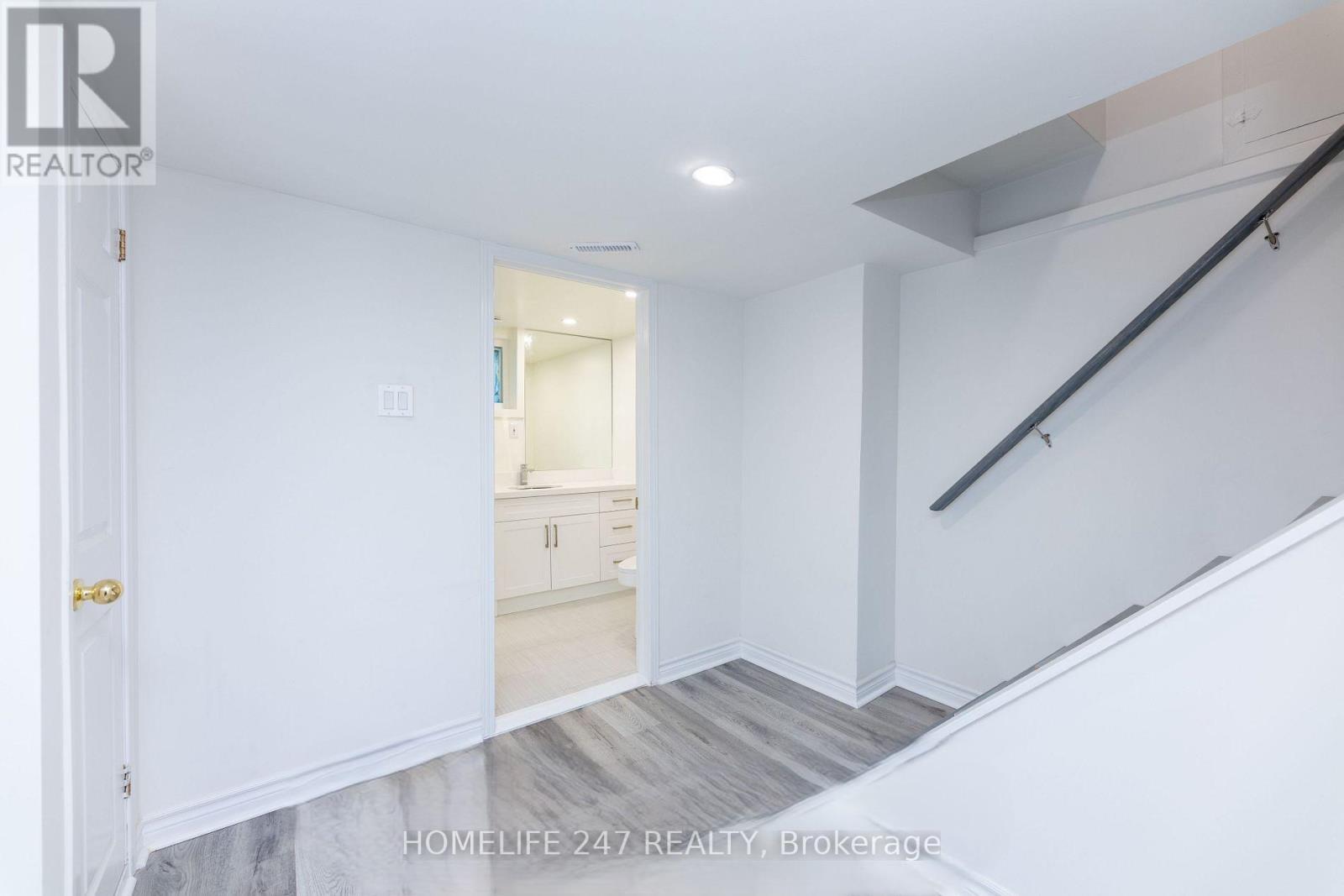 12 Kells Avenue, Toronto, Ontario  M1K 4W5 - Photo 4 - E12607118