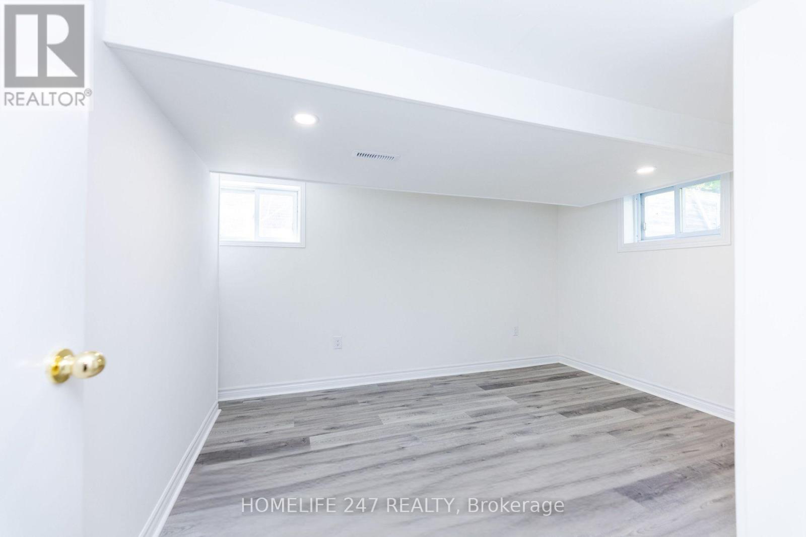 12 Kells Avenue, Toronto, Ontario  M1K 4W5 - Photo 6 - E12607118