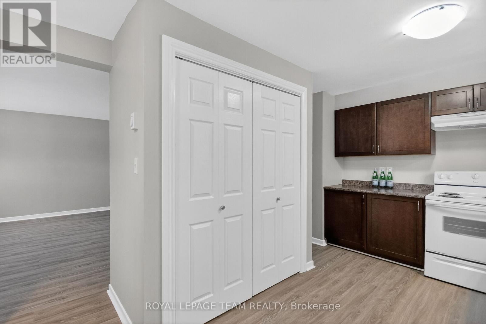 370 Joseph Street, Carleton Place, Ontario K7C 4C1 - Photo 22 - X12606498