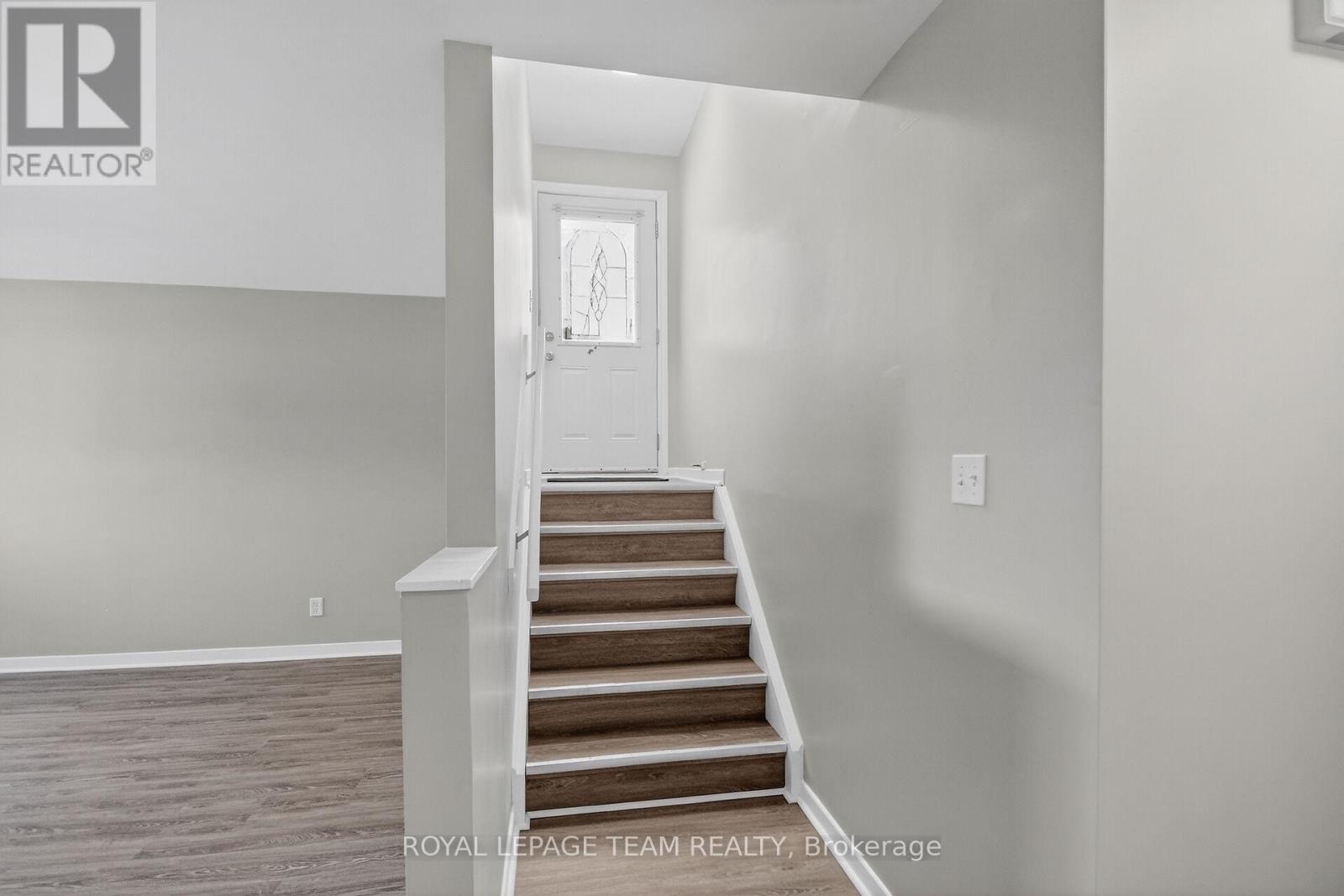 370 Joseph Street, Carleton Place, Ontario K7C 4C1 - Photo 7 - X12606498