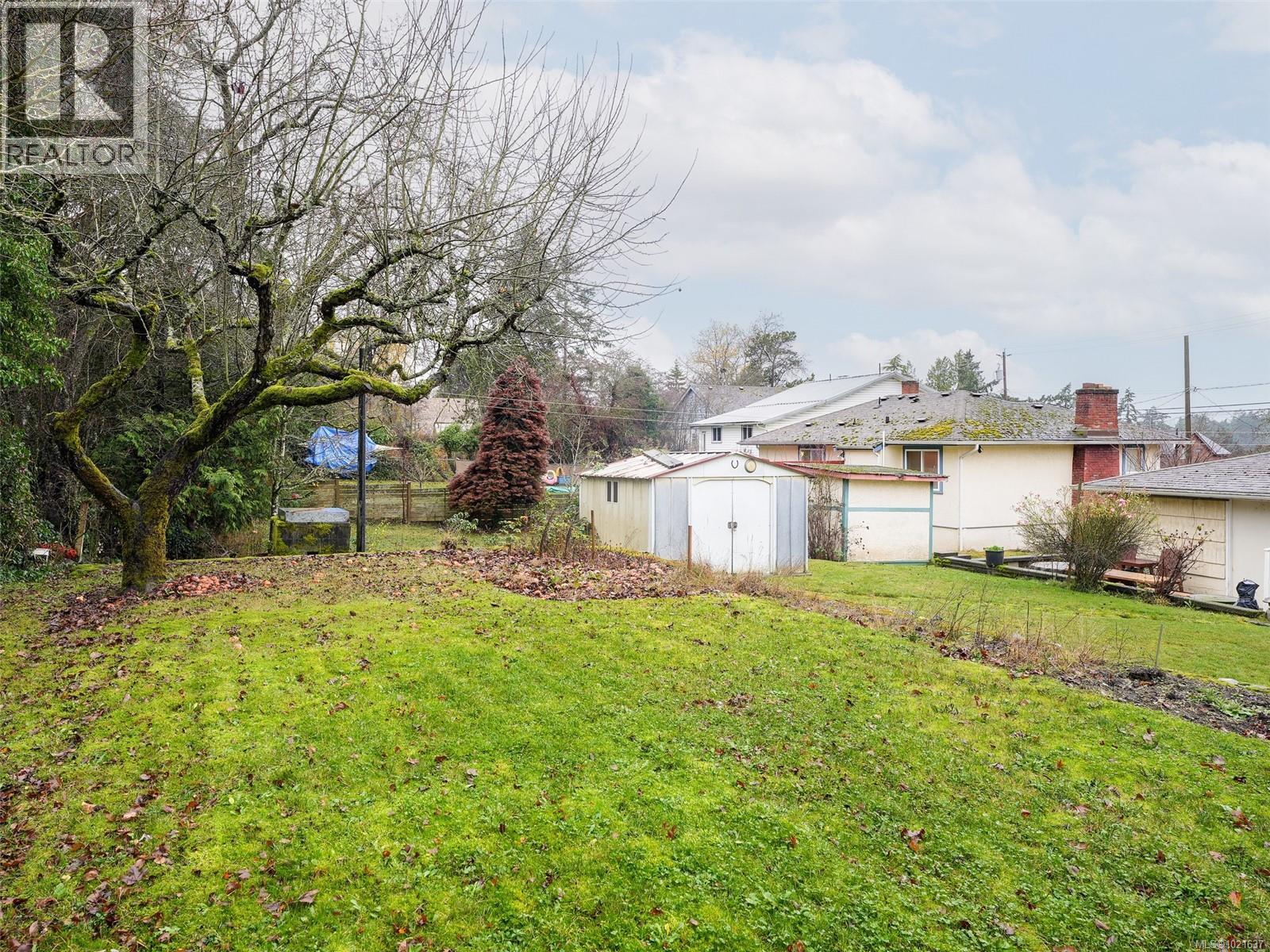 3059 Admirals Rd, Saanich, British Columbia  V9A 2S1 - Photo 11 - 1021637