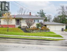 3059 Admirals Rd Gorge, Saanich, Ca