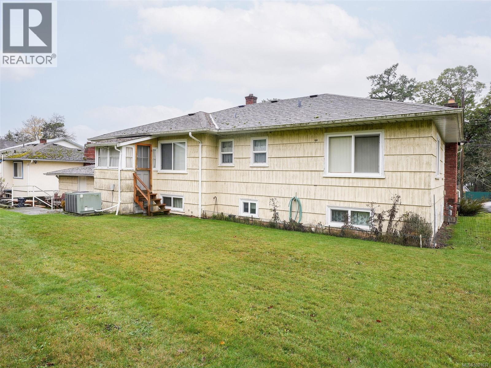 3059 Admirals Rd, Saanich, British Columbia  V9A 2S1 - Photo 6 - 1021637