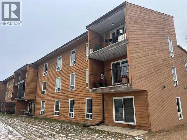 48 SUITES, 4607/4609 51 Avenue, Whitecourt, Alberta
