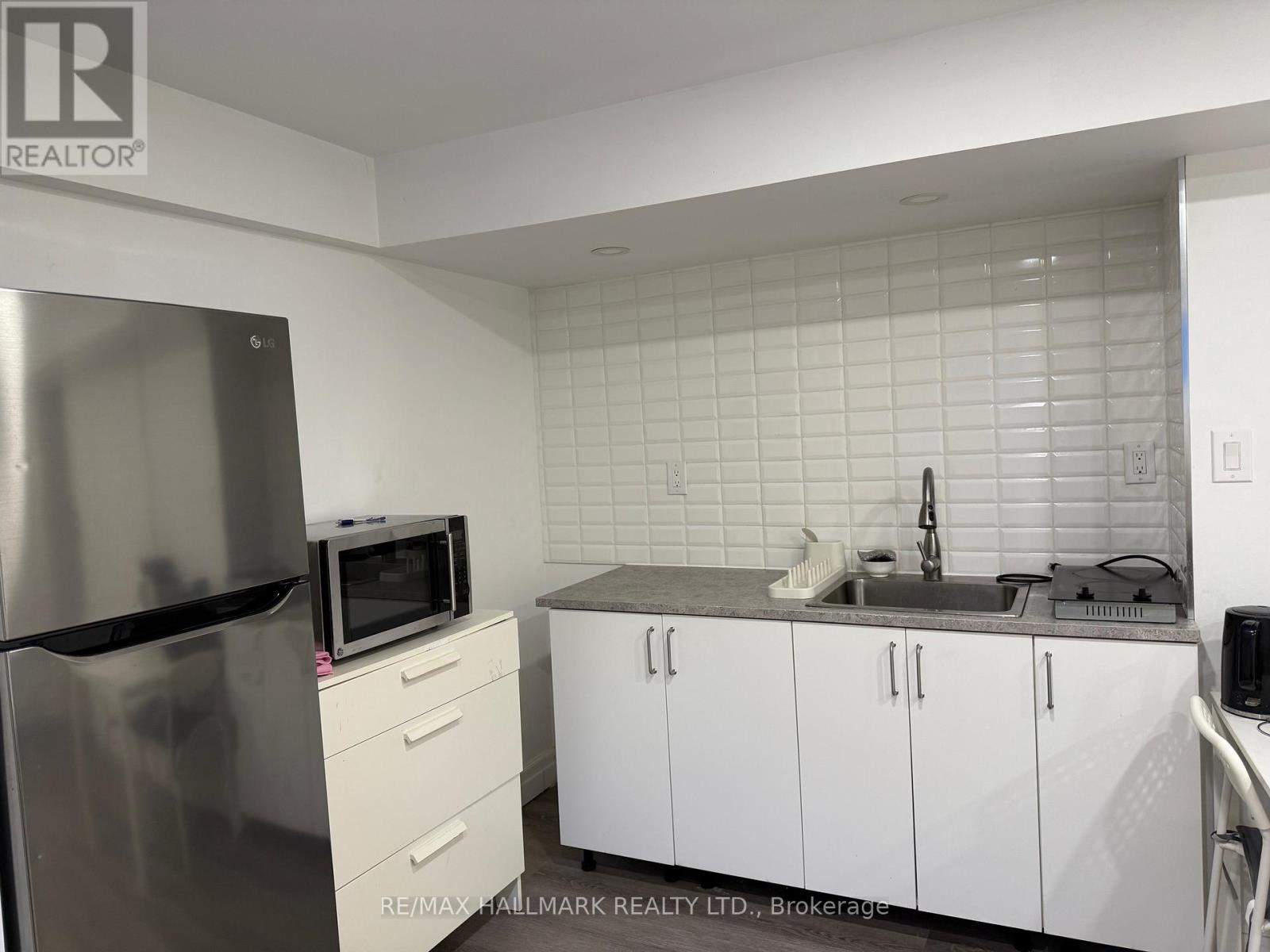 Bsmt - 76 Topham Crescent, Richmond Hill (Westbrook), Ontario  L4C 9G9 - Photo 7 - N12607128