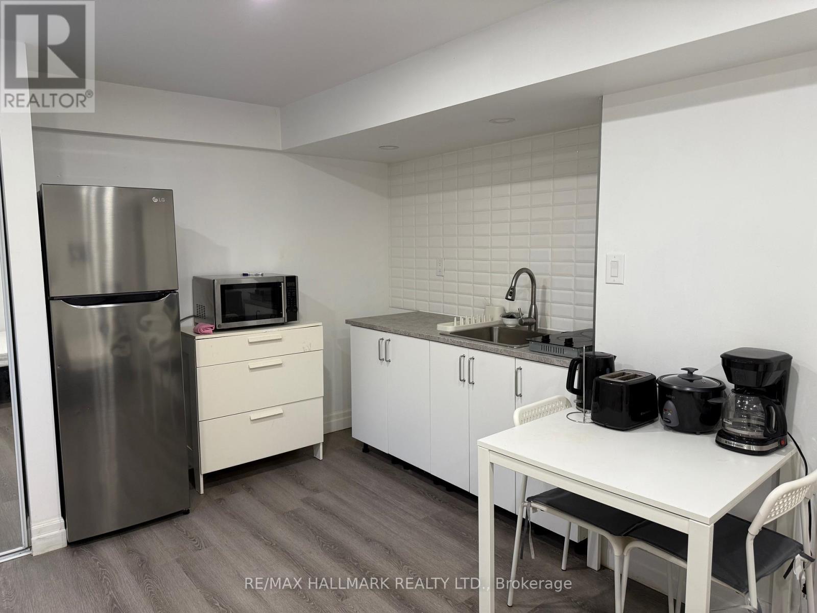 Bsmt - 76 Topham Crescent, Richmond Hill (Westbrook), Ontario  L4C 9G9 - Photo 8 - N12607128