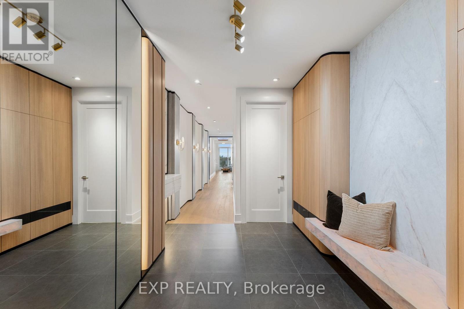 418 - 399 Royal Orchard Boulevard, Markham, Ontario  L3T 0H3 - Photo 4 - N12607132