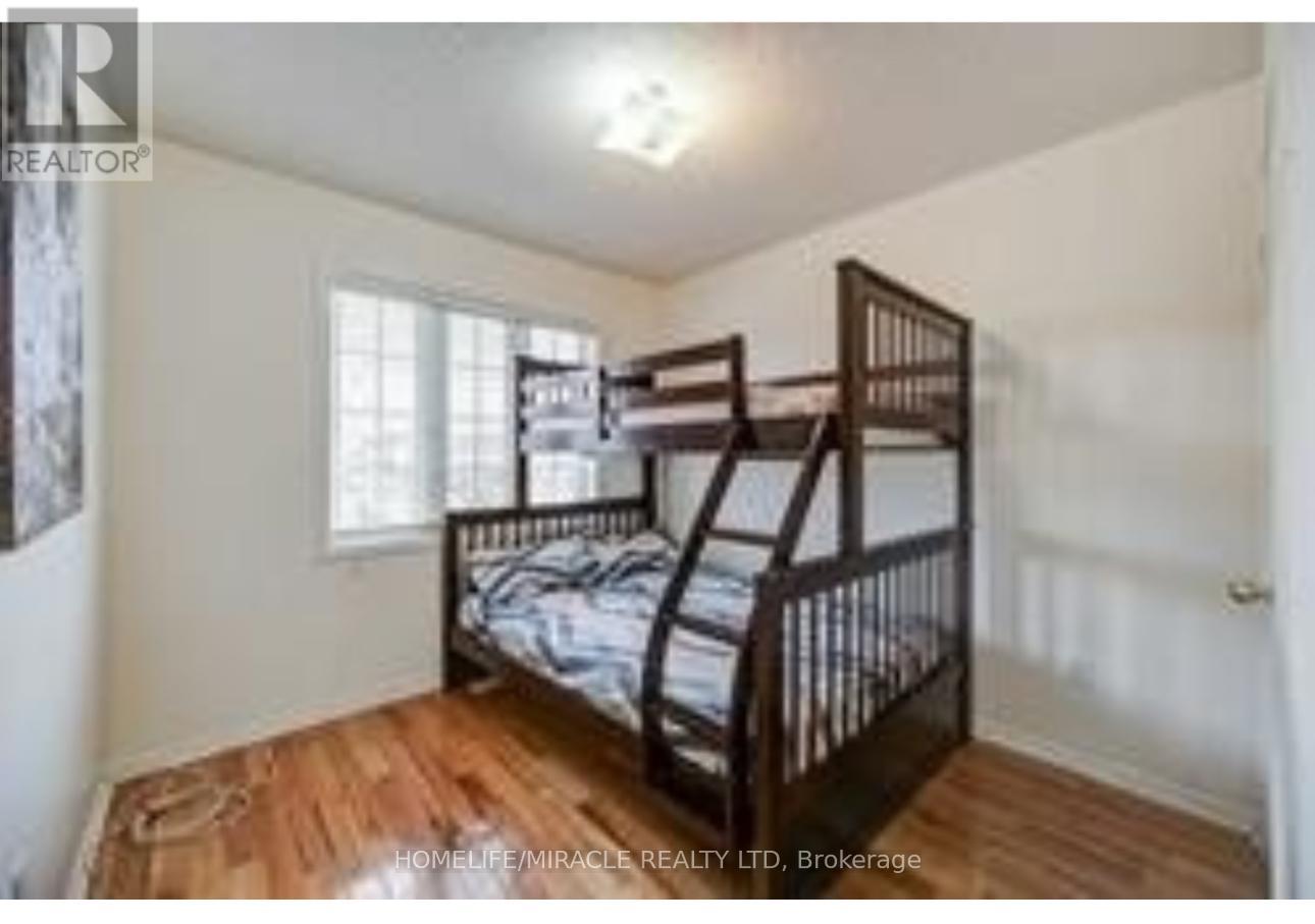 9 Trumpet Valley Boulevard, Brampton, Ontario  L7A 3P4 - Photo 12 - W12607114