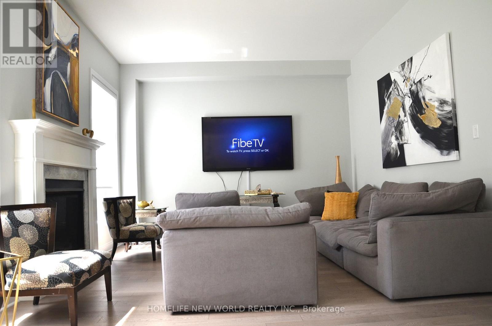 24 Monarch Drive, Halton Hills, Ontario  L7G 0M6 - Photo 4 - W12607140