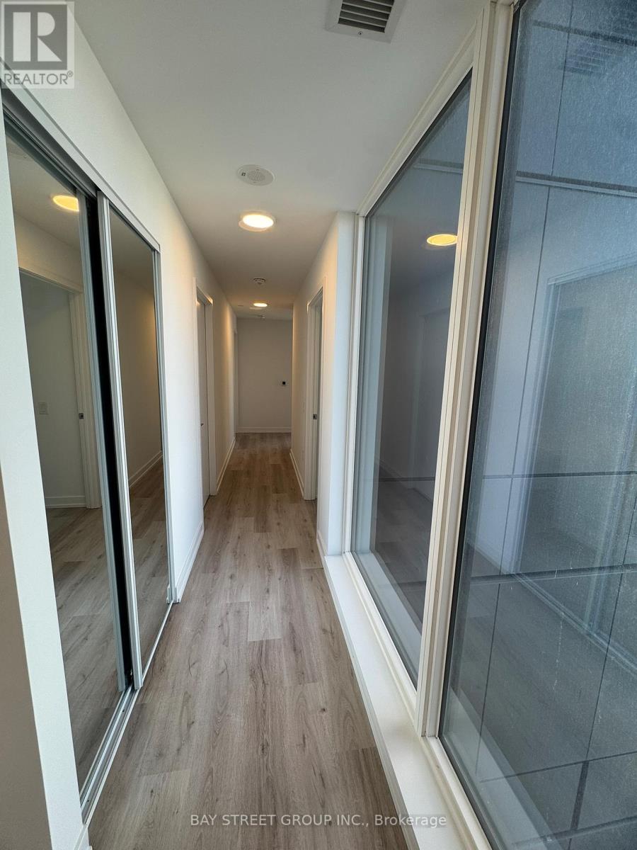 3103 - 395 Square One Drive, Mississauga, Ontario  L5B 0P6 - Photo 23 - W12607144