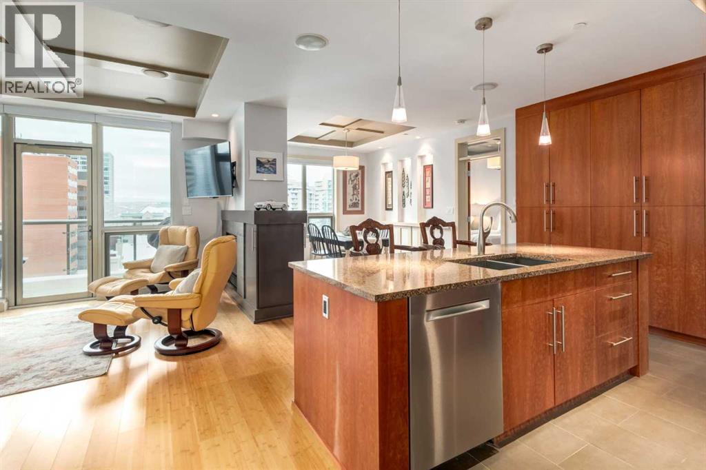803, 701 3 Avenue Sw, Calgary, Alberta T2P 5R3 - Photo 2 - A2273079